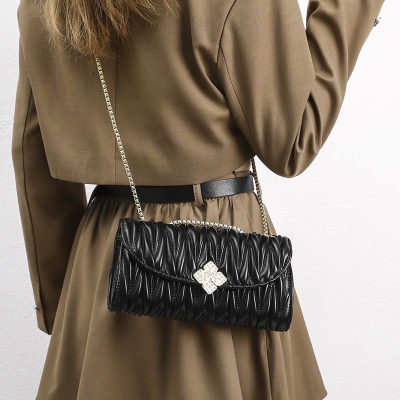 Elegant Black Quilted Handbag with Gold Chain Strap – Stylish Evening Purse for Women - Image 5